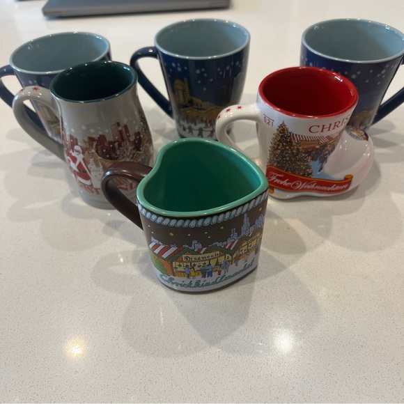 Chicago christkindlmarket Festive Holiday Mug Set - Picture 1 of 10